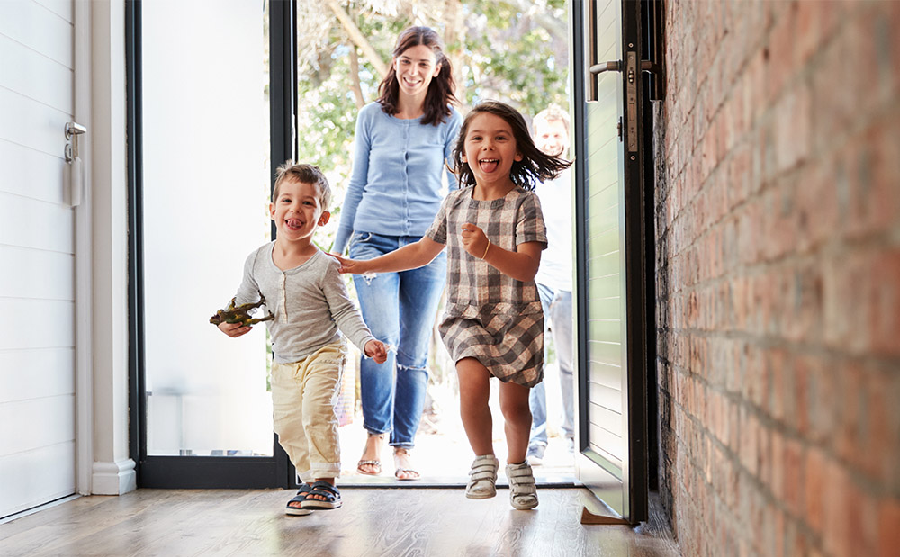 Fechadura digital com biometria Control iD para segurança e controle de acesso empresarial